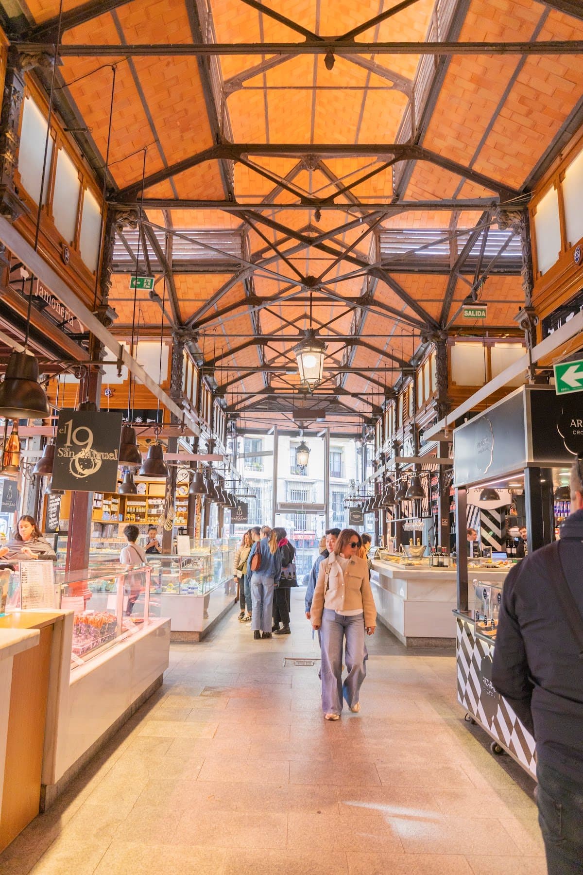 Explorando el Mercado de San Miguel en Madrid 5