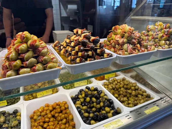 Explorando el Mercado de San Miguel en Madrid 4