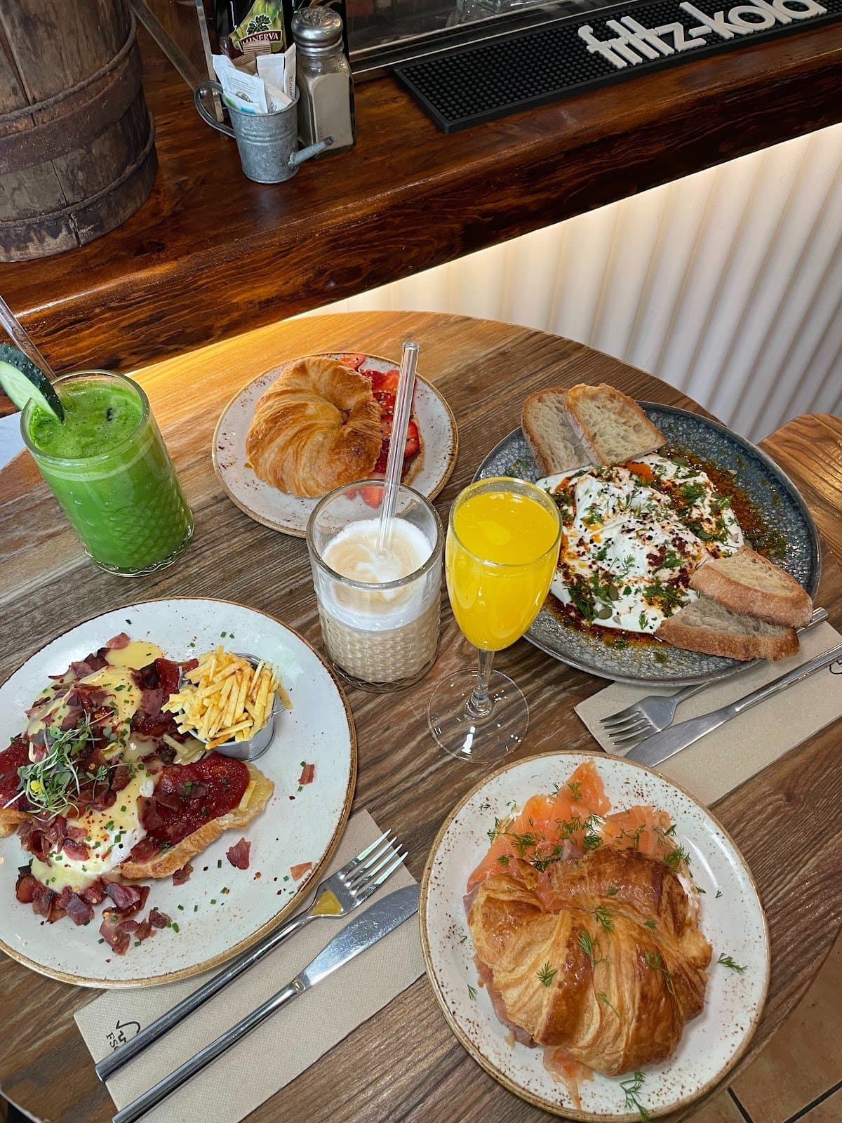 Brunch de ensueño en Brunch Club: Huevos Benedict y más 3