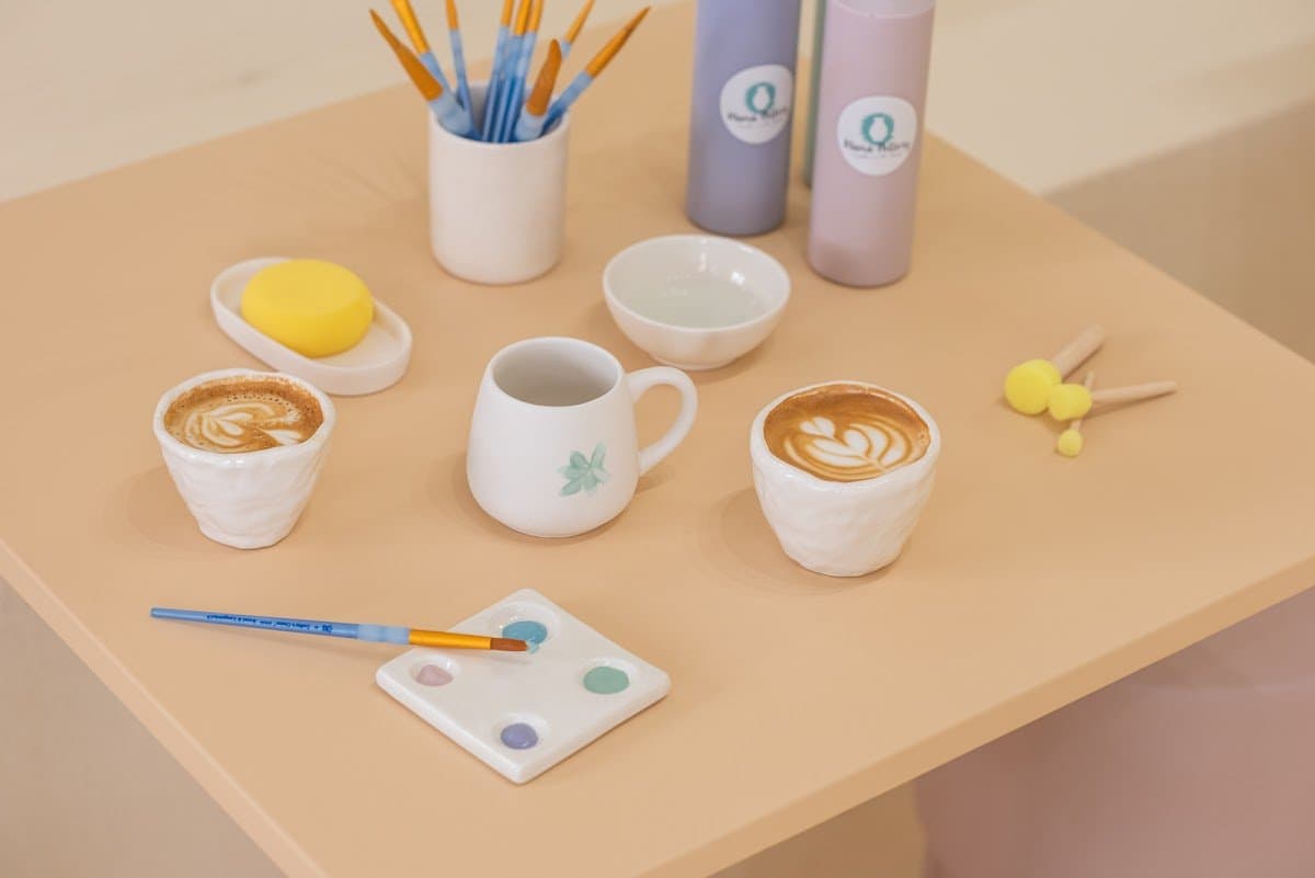 Crea tu cerámica y merienda en Mama Pottery 3